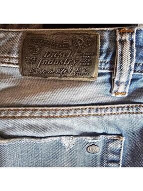 Diesel Viker Grunge Straight Leg Jeans